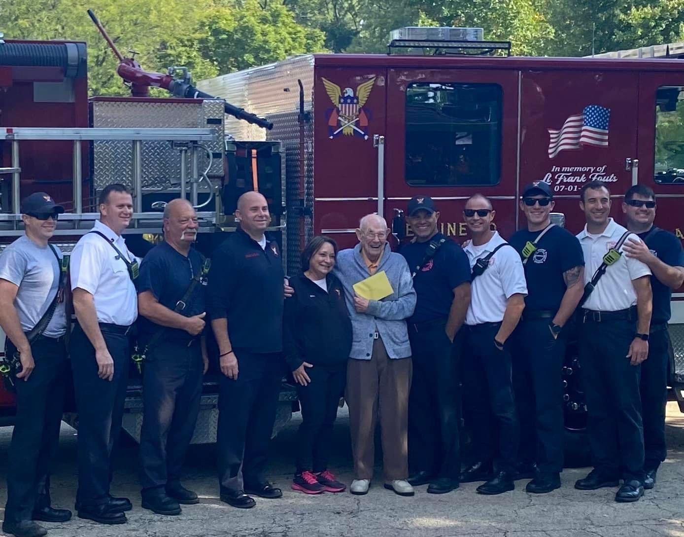 World War II Hero Celebrates 99th in Kankakee: Illinois Parade Recalls